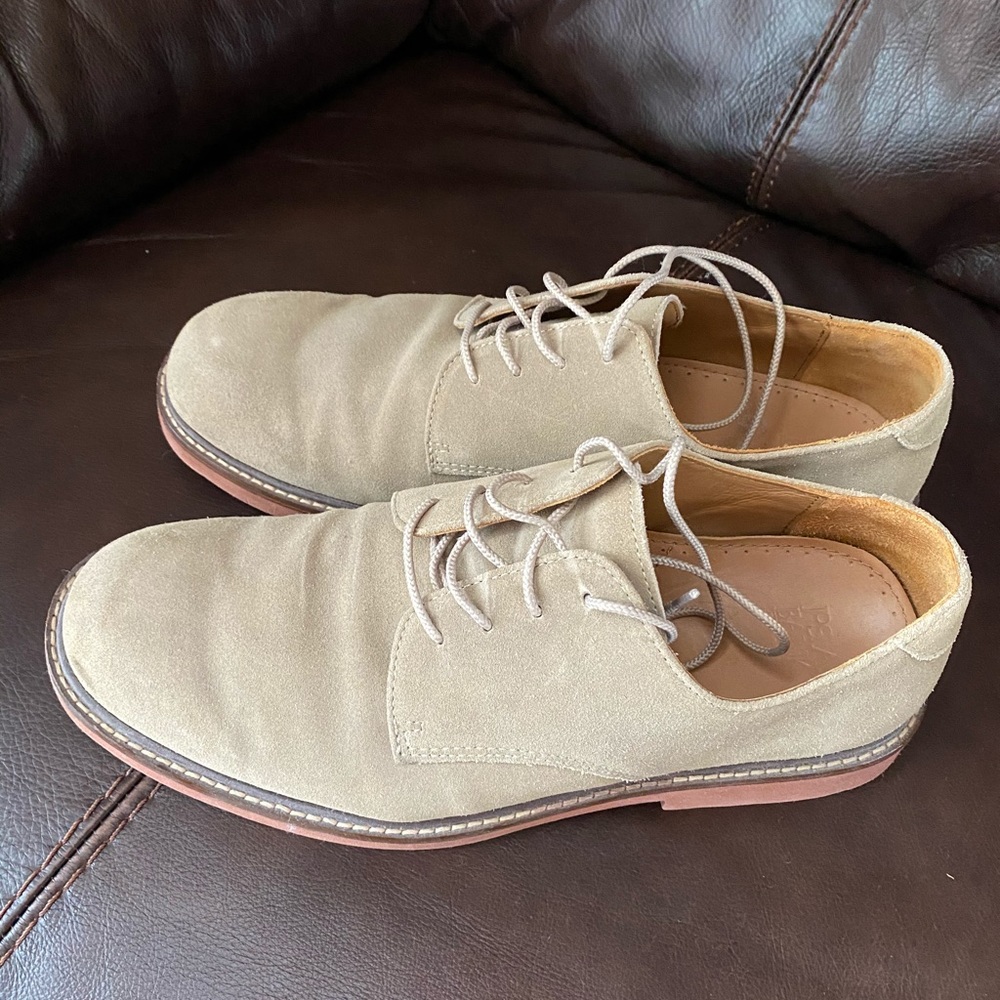 Dress shoes